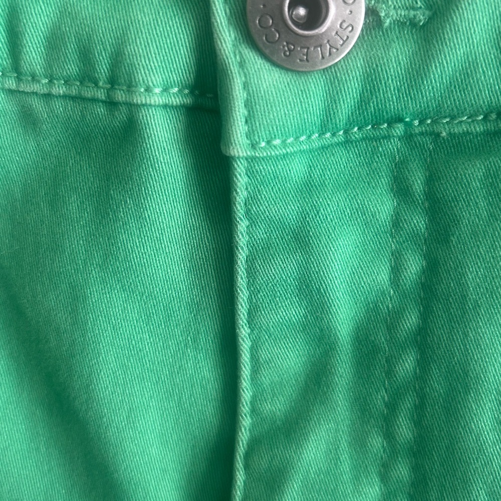 Style & Co. - Curvy Capri Sz.12 in Jasper Green - Picture 3 of 5